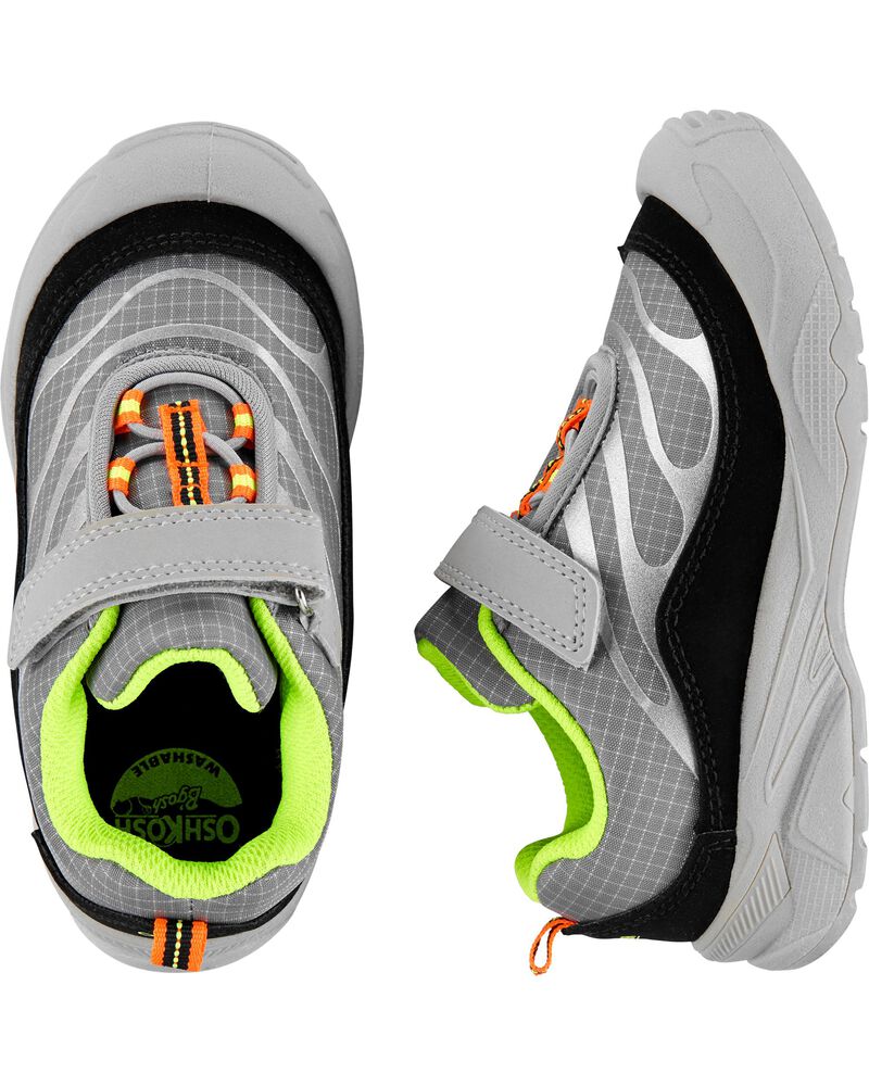 bump sneakers
