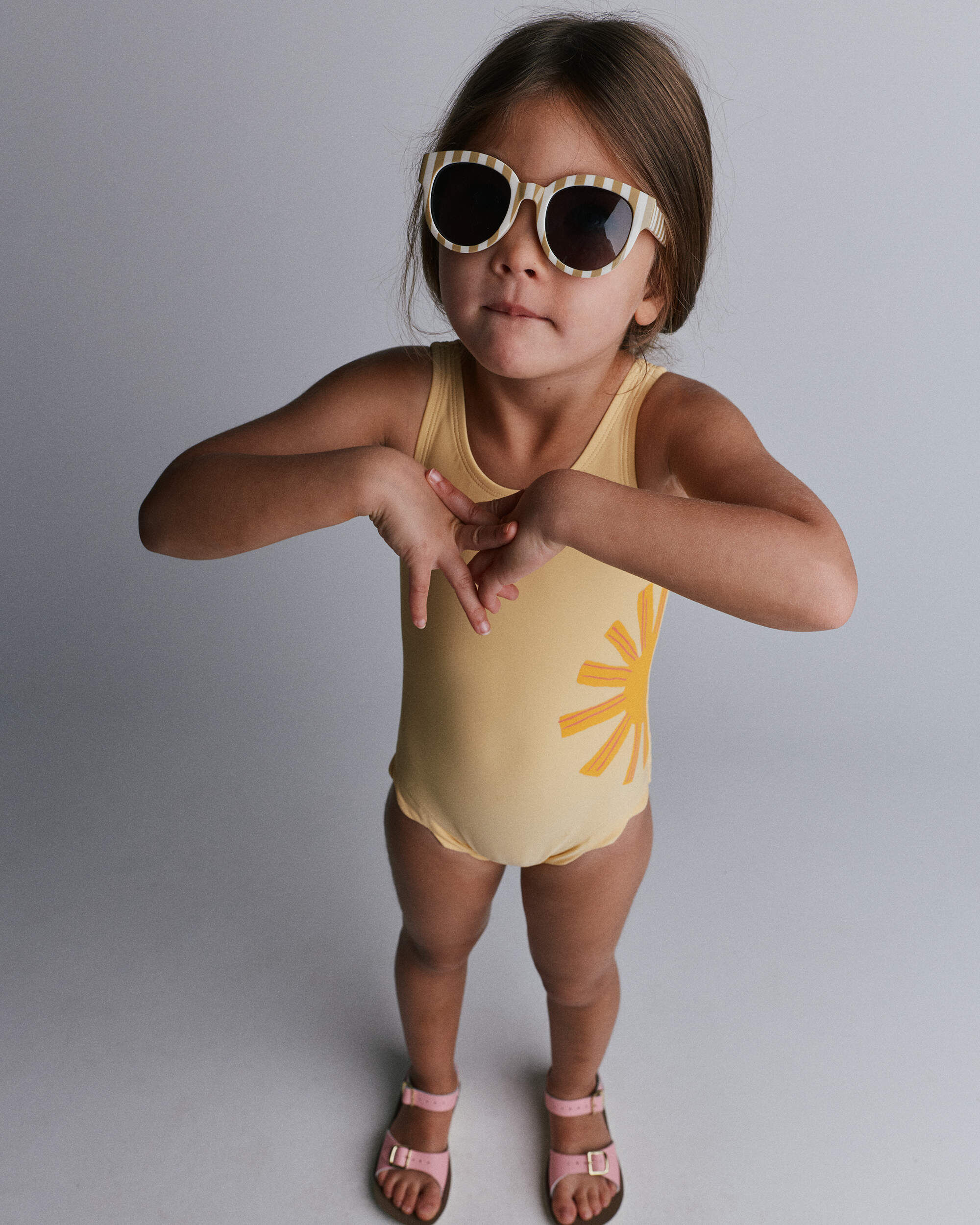 Otter Avenue Toddler Girl Scalloped One-Piece Swimsuit in Sun Print 12M Yellow 21$