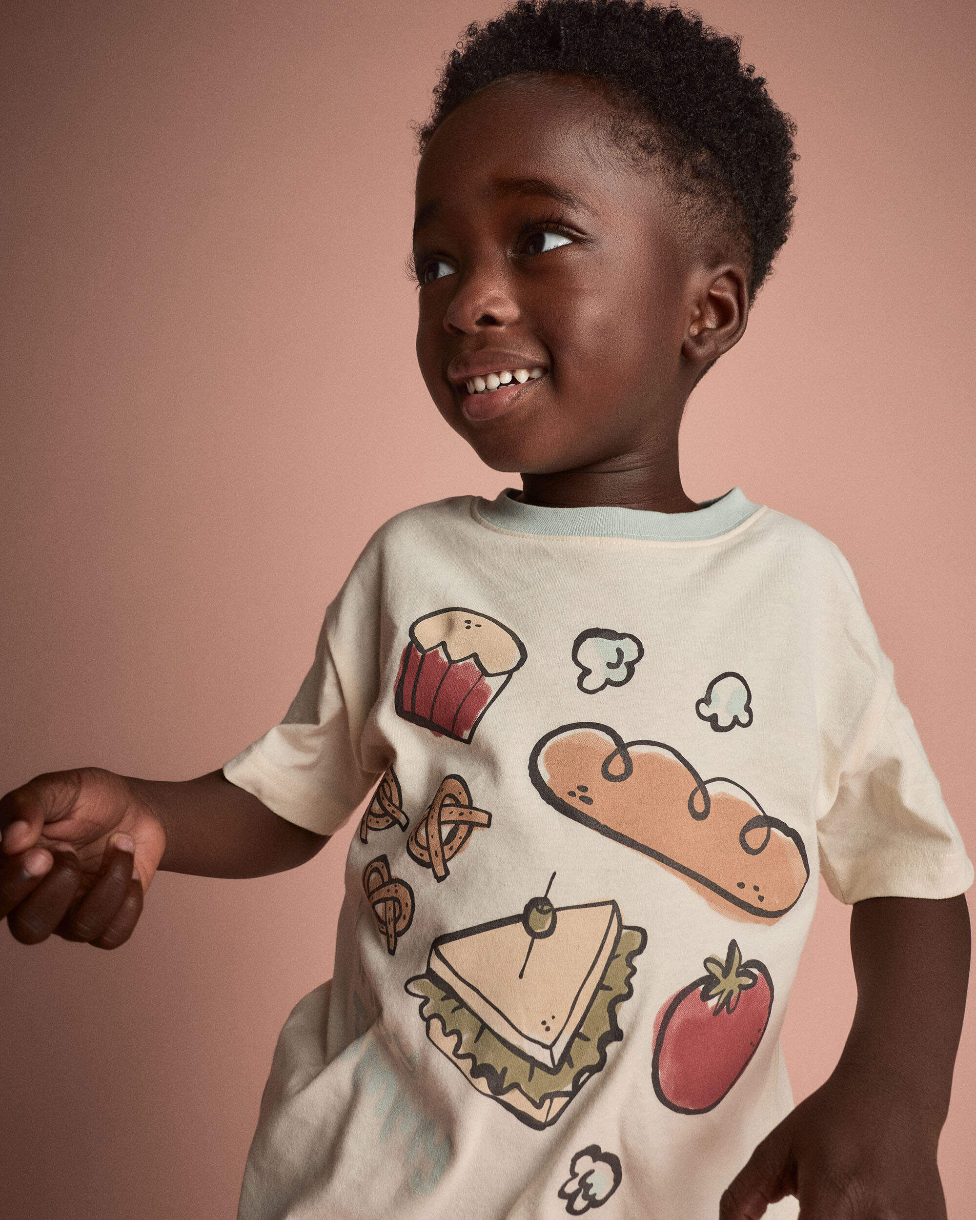 Otter Avenue Toddler 'Happy Tummy' Relaxed Tee in Food Print 12M Cream