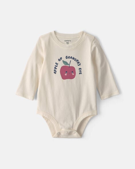 baby 'apple of grandpa's eye' apple long-sleeve graphic bodysuit - cream