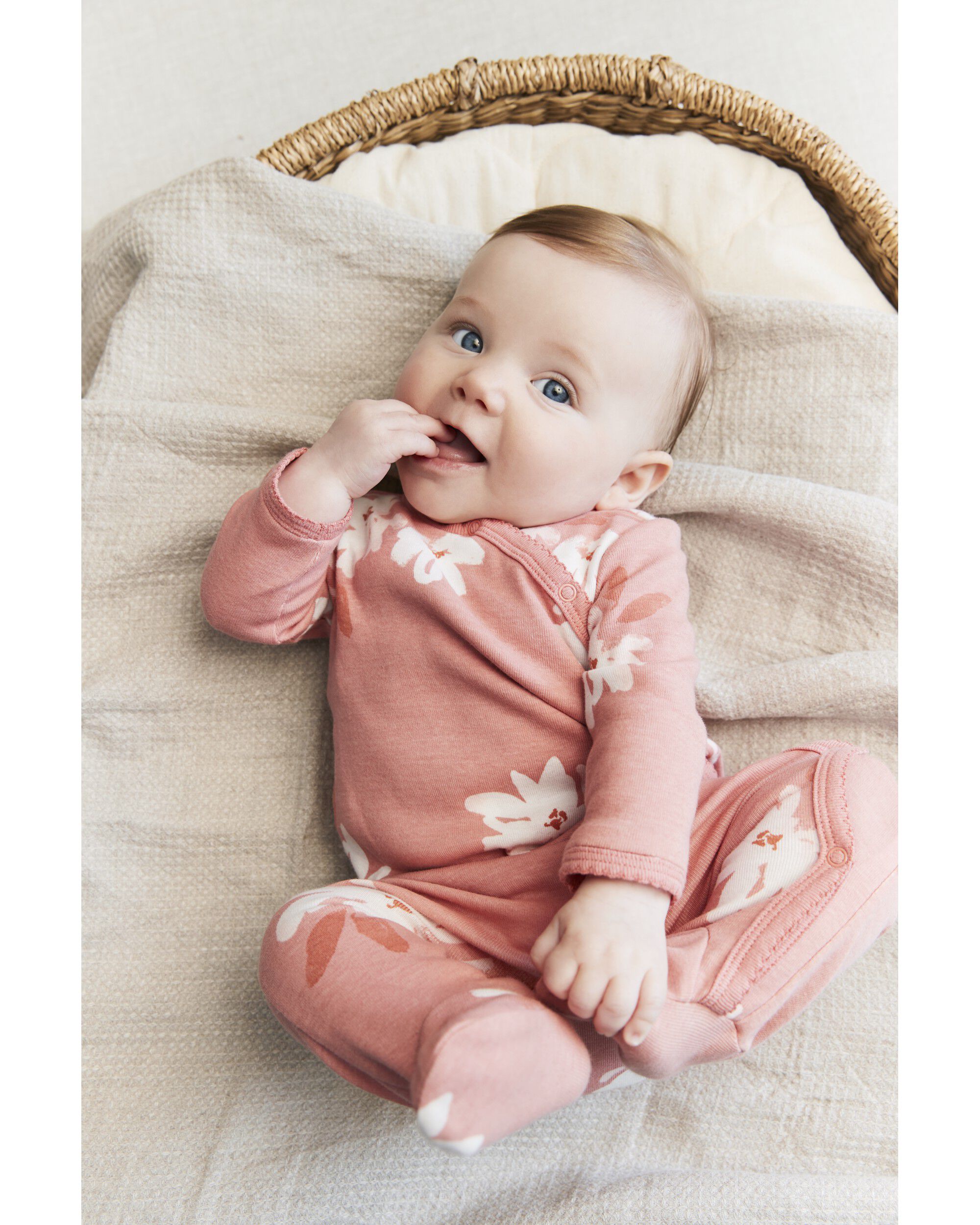 Baby girl clothes under $10 2025