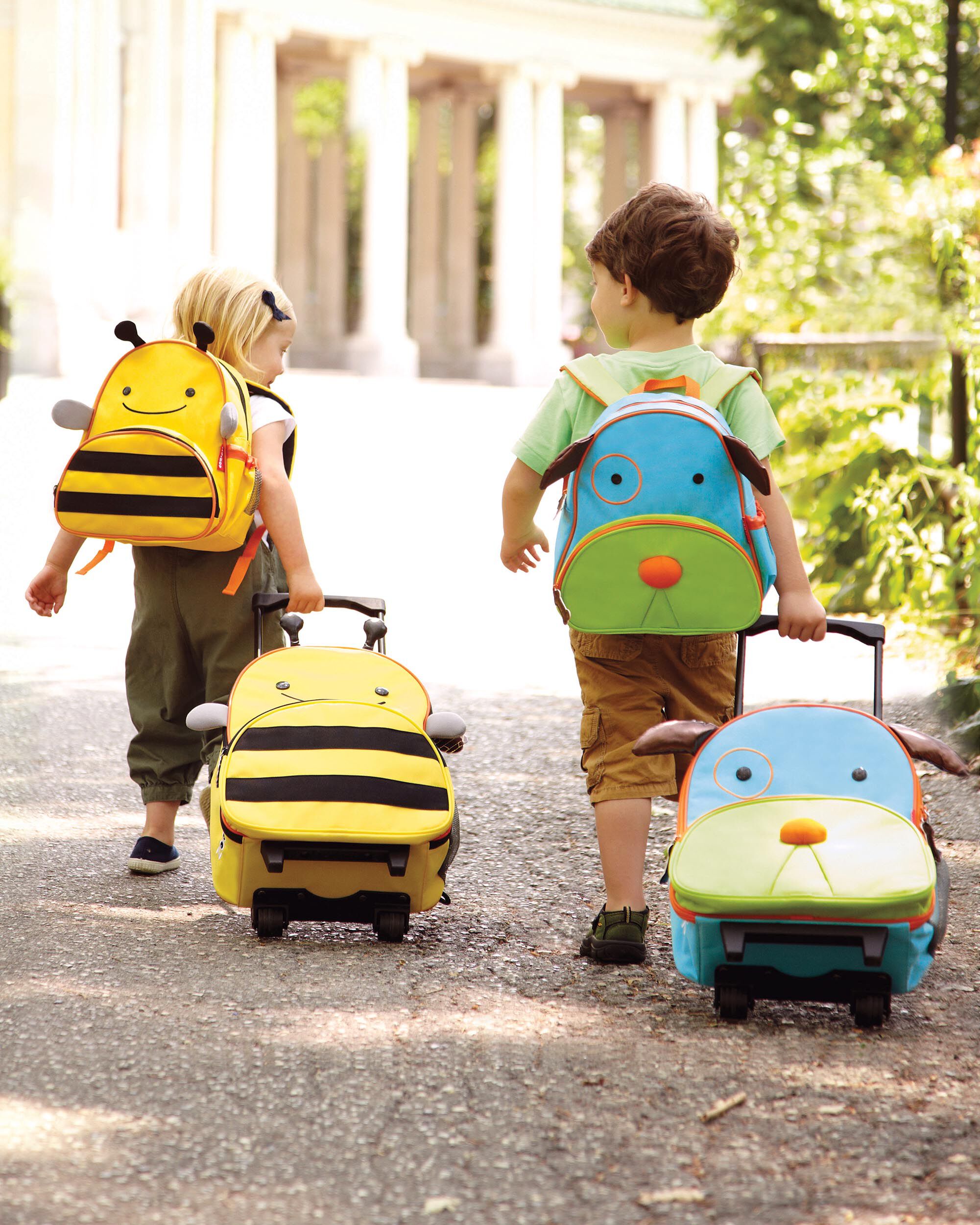 zoo kids rolling luggage