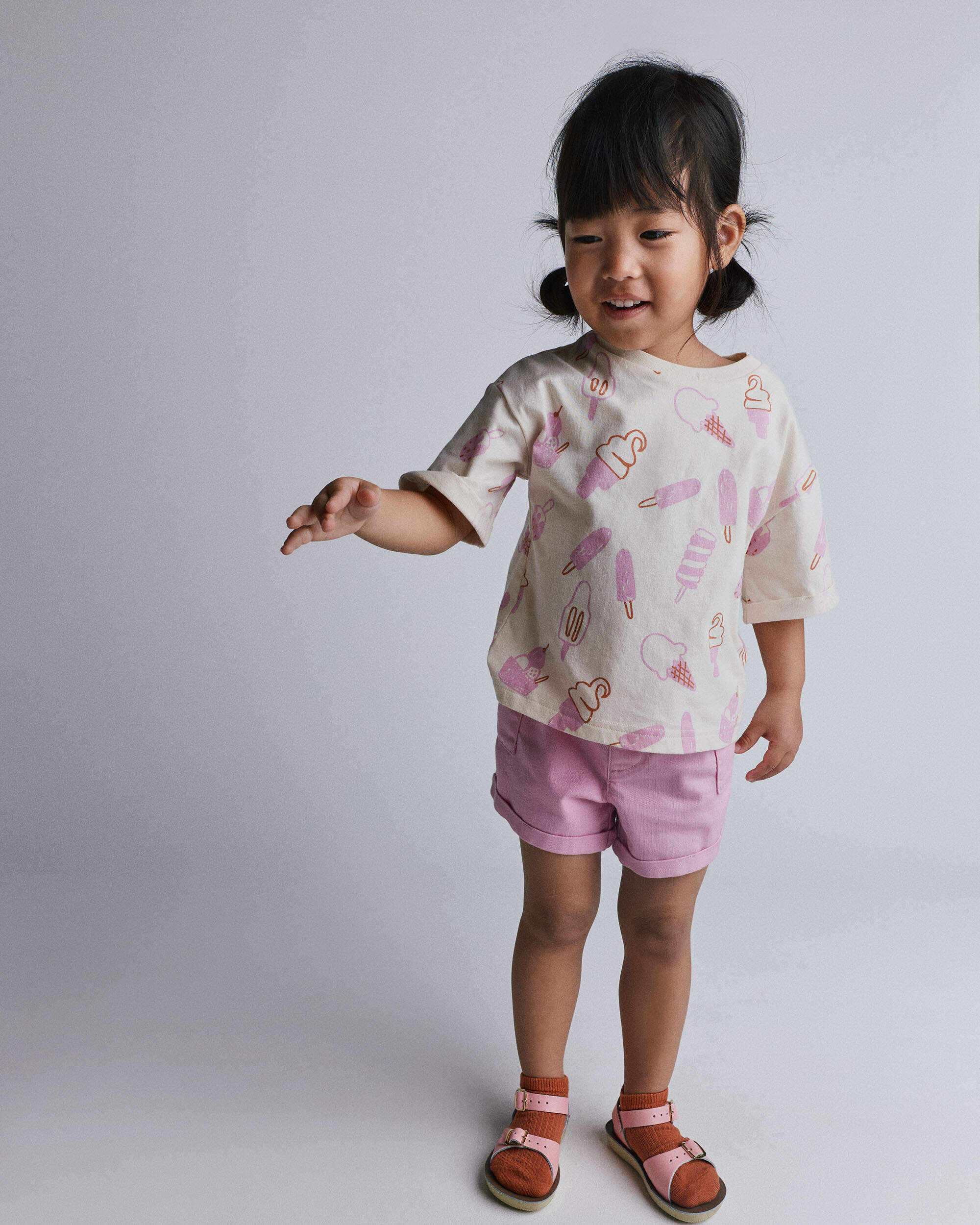 Otter Avenue Toddler Girl Rolled Cuff Tee in Ice Cream Print 12M Cream