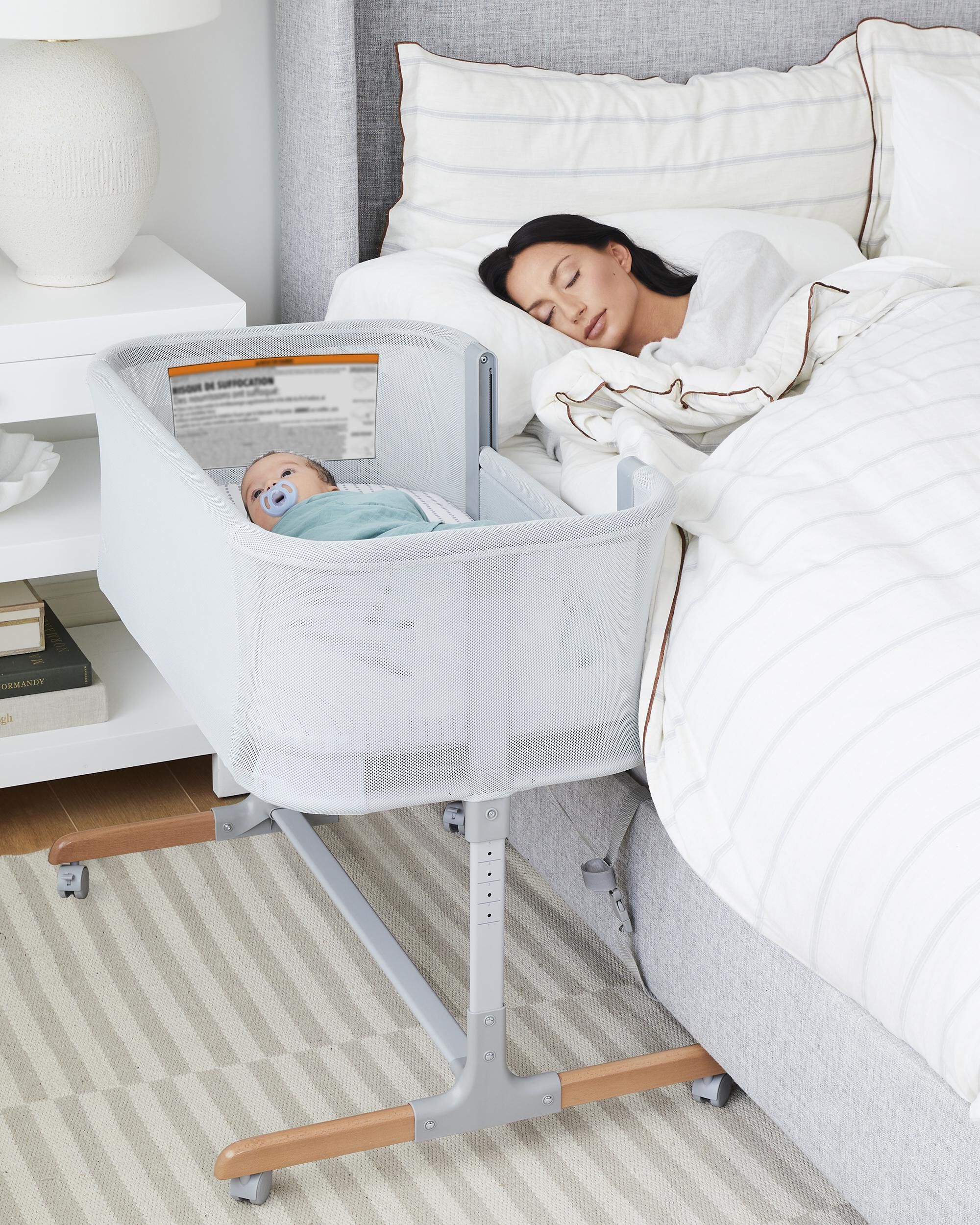 セール 海外 Bedside 2-in-1 Cozy-Up Grey Sleeper skiphop.com | Bassinet & トップス