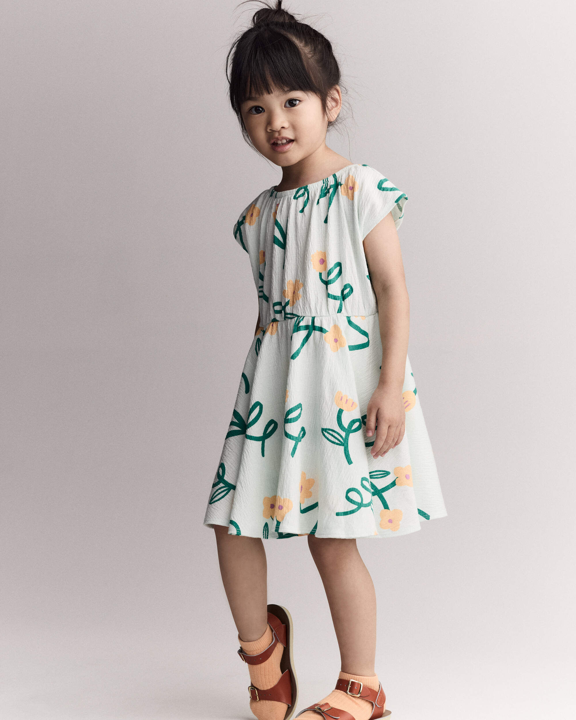 Otter Avenue Toddler Girl Avenue Twirl Dress in Floral Print 12M Light Green 24$