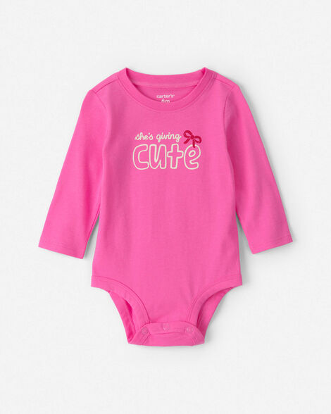 baby girl 'she's giving cute' long-sleeve graphic bodysuit - pink